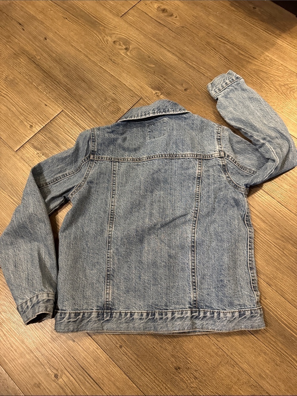 OshKosh B'gosh Light Blue Denim Jacket wish Snaps and Pockets. 12. Like New! - Picture 3 of 6